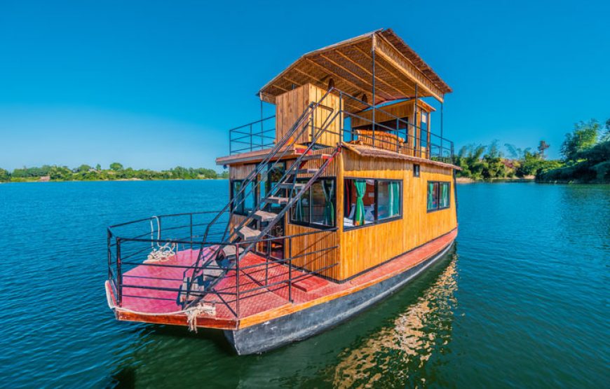 Property Image 6, Ship Image, BookMe Accommodation, Comfortable Stay, Affordable Prices.